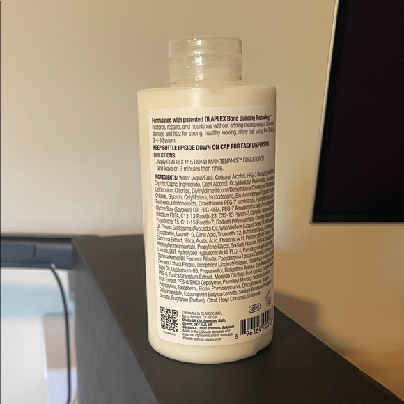 OLAPLEX No.5 Bond Maintenance Conditioner - White with Black Text - Picture 5 of 9